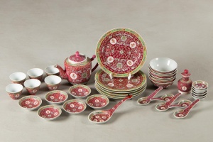 картинка Старинный чайный сервиз в стиле шинуазри салоне старинных вещей "Шебби" являющийся официальным дистрибьютором в России и Беларуси