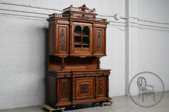Антикварный ореховый буфет с растительным орнаментом код. BE5881