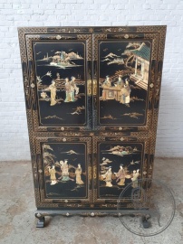 Старинный высокий комод в ориентальном стиле код. BE4097431