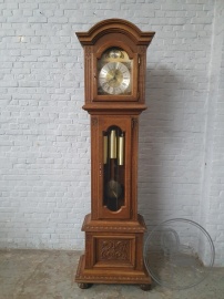 Старинные напольные дубовые часы код. BE4112901