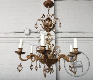 Старинная бронзовая люстра со стеклянными подвесками код. BE4153347
