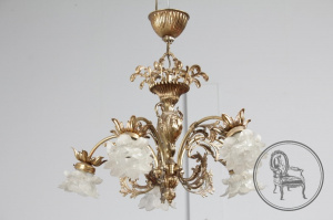 картинка Старинная люстра салоне старинных вещей "Шебби" являющийся официальным дистрибьютором в России и Беларуси