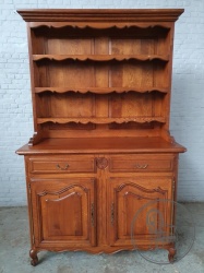 Старинный открытый буфет с резными полками и фигурными опорами код. BE4096960