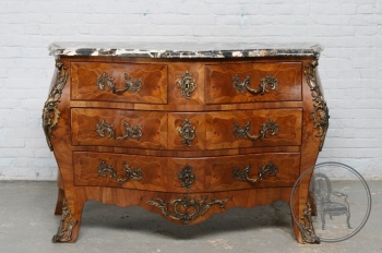 Антикварный ореховый комод с бронзовой отделкой код. BE4097591