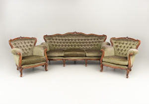 картинка Старинный комплект мягкой мебели салоне старинных вещей "Шебби" являющийся официальным дистрибьютором в России и Беларуси