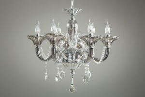 картинка Старинная люстра с прозрачными стеклянными рожками и подвесками салоне старинных вещей "Шебби" являющийся официальным дистрибьютором в России и Беларуси