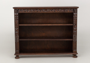 картинка Старинный комод салоне старинных вещей "Шебби" являющийся официальным дистрибьютором в России и Беларуси