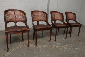 картинка Антикварный набор стульев (4 шт.) салоне старинных вещей "Шебби" являющийся официальным дистрибьютором в России и Беларуси