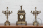 Антикварные каминные часы из бронзы в стиле ренессанс с канделябрами (2 шт.) код. BE5788 фото 19
