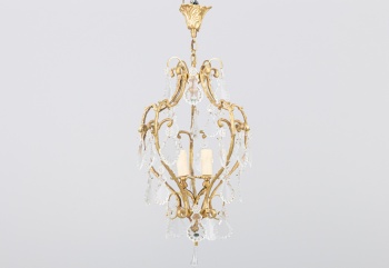 Старинная люстра с корпусом из латуни и подвесками в форме растительных элементов код.&nbsp;RM4100888