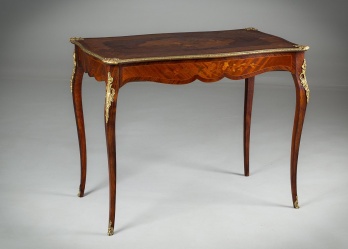 Антикварный столик с маркетри и бронзовыми накладками код. RM4165274