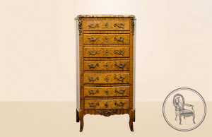 картинка Антикварный шкаф салоне старинных вещей "Шебби" являющийся официальным дистрибьютором в России и Беларуси