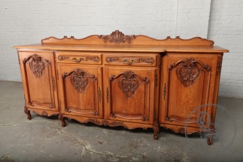 Антикварный резной комод из светлого дуба код. BE4115450