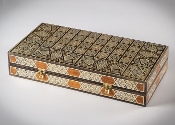 Старинные нарды в инкрустированной коробке код.&nbsp;RM4165338