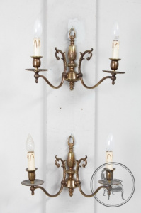 картинка Антикварные бра (2 шт.) из бронзы в фламандском стиле салоне старинных вещей "Шебби" являющийся официальным дистрибьютором в России и Беларуси