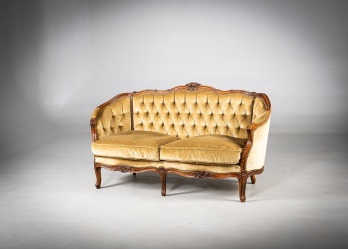 Антикварная скамья с резным декором царги и свода код. RM4165875