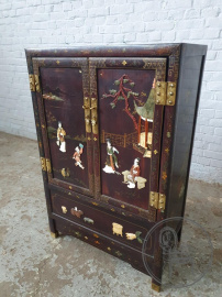 Ориентальный комод декорированный камнем и росписью код. BE3259513