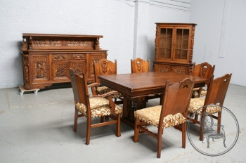 Старинный комлект для столовой с насыщенной резьбой в готическом стиле код. BE4118007