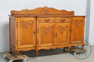 картинка Антикварный комод салоне старинных вещей "Шебби" являющийся официальным дистрибьютором в России и Беларуси