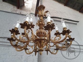 Старинная бронзовая люстра большого размера со стеклянными элементами код.&nbsp;BE4165447