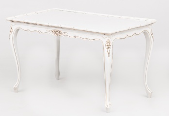 Старинный журнальный столик белого цвета код. RM4100535