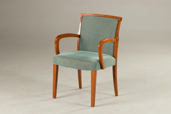 Старинное кресло в стиле ретро код. RM4101666