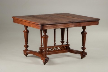 Антикварный дубовый стол на колесиках код.&nbsp;RM4105743