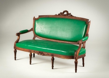 Антикварная дубовая скамейка с обивкой из зеленой кожи код. RM4165063