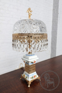 картинка Старинная настольная лампа салоне старинных вещей "Шебби" являющийся официальным дистрибьютором в России и Беларуси