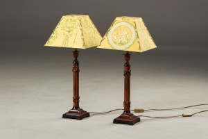 картинка Старинный комплект светильников (2 шт.) в классическом стиле салоне старинных вещей "Шебби" являющийся официальным дистрибьютором в России и Беларуси