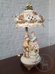 Старинная фарфоровая лампа Capodimonte код. BE4097619