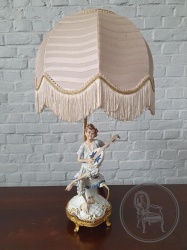 Старинная лампа из фарфора и латуни код. BE107492