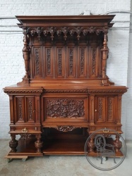Антикварный резной буфет из ореха код. BE4166252