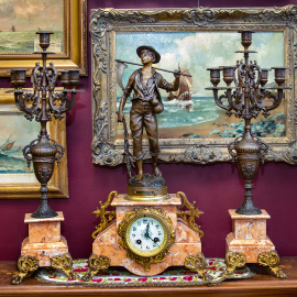 Антикварные французские часы с фигурой косца с канделябрами код. MG0001