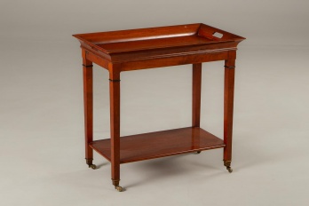 Старинный сервировочный столик - бар код. RM4101571