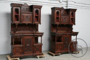 картинка Пара антикварных буфетов из ореха салоне старинных вещей "Шебби" являющийся официальным дистрибьютором в России и Беларуси