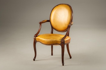 Старинное кресло с кожаной обивкой код. RM4101593