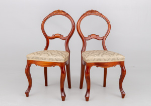 картинка Старинные стулья (2 шт.) салоне старинных вещей "Шебби" являющийся официальным дистрибьютором в России и Беларуси