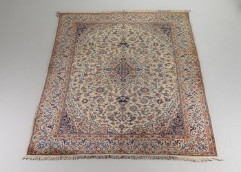 Старинный иранский ковер с традиционным орнаментом код.&nbsp;RM4139024