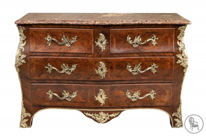 картинка Антикварный комод салоне старинных вещей "Шебби" являющийся официальным дистрибьютором в России и Беларуси