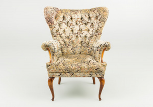 картинка Старинное кресло салоне старинных вещей "Шебби" являющийся официальным дистрибьютором в России и Беларуси