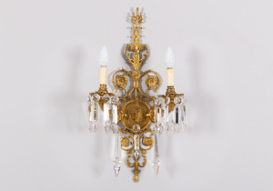 картинка Антикварный настенный светильник салоне старинных вещей "Шебби" являющийся официальным дистрибьютором в России и Беларуси