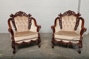 картинка Старинные итальянские кресла (2 шт.) в стиле рококо салоне старинных вещей "Шебби" являющийся официальным дистрибьютором в России и Беларуси