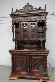 Антикварный буфет в стиле ренессанс с антропоморфными колоннами код. BE107396