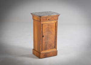 Антикварный комод из красного дерева с мрамором в стиле Луи-Филиппа код.&nbsp;RM4165810