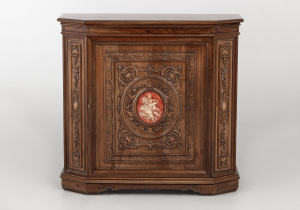 картинка Антикварный комод салоне старинных вещей "Шебби" являющийся официальным дистрибьютором в России и Беларуси