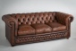 Старинный кожаный мебельный гарнитур: диван и два кресла "Честерфилд" в обивке из натуральной кожи код. RM4165159 фото 2