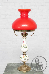 картинка Старинная настольная лампа салоне старинных вещей "Шебби" являющийся официальным дистрибьютором в России и Беларуси