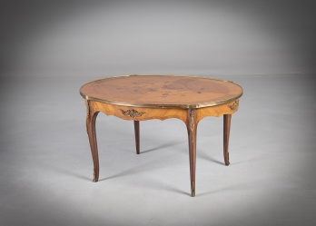 Антикварный столик с инкрустацией код. RM4165747