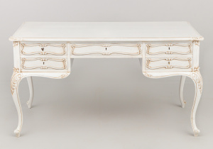 картинка Старинный письменный стол салоне старинных вещей "Шебби" являющийся официальным дистрибьютором в России и Беларуси